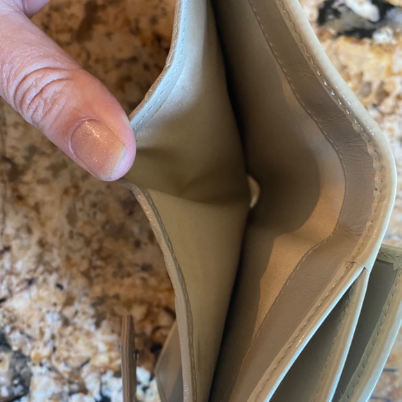 Burberry Small Patent Wallet - Picture 5 of 7